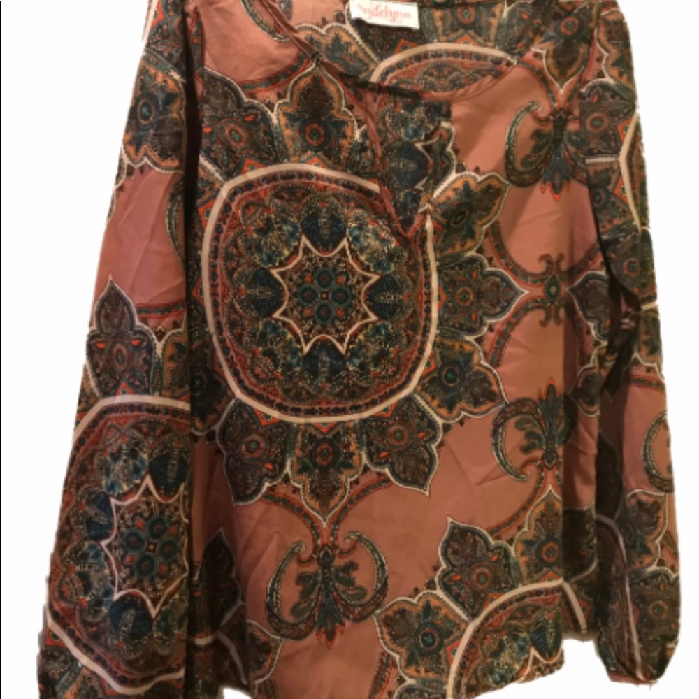Madelynn boutique brand top/blouse